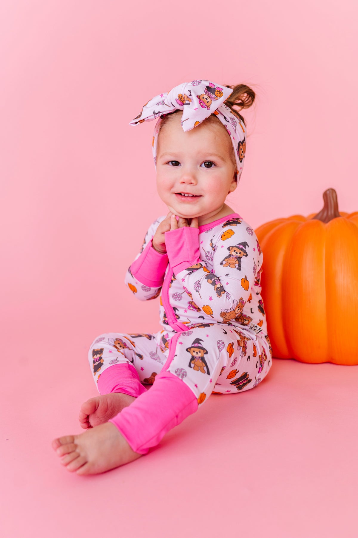 Hocus Pocus Honey Bear Top Knot Bow