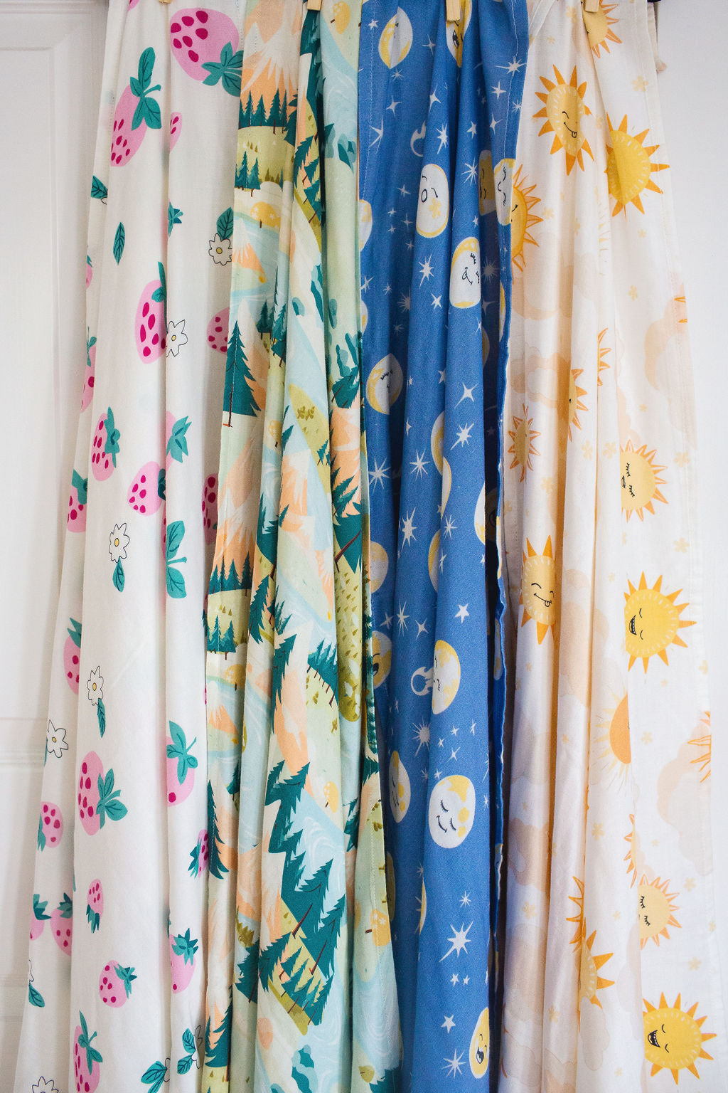 Wild Strawberries Everything Blanket