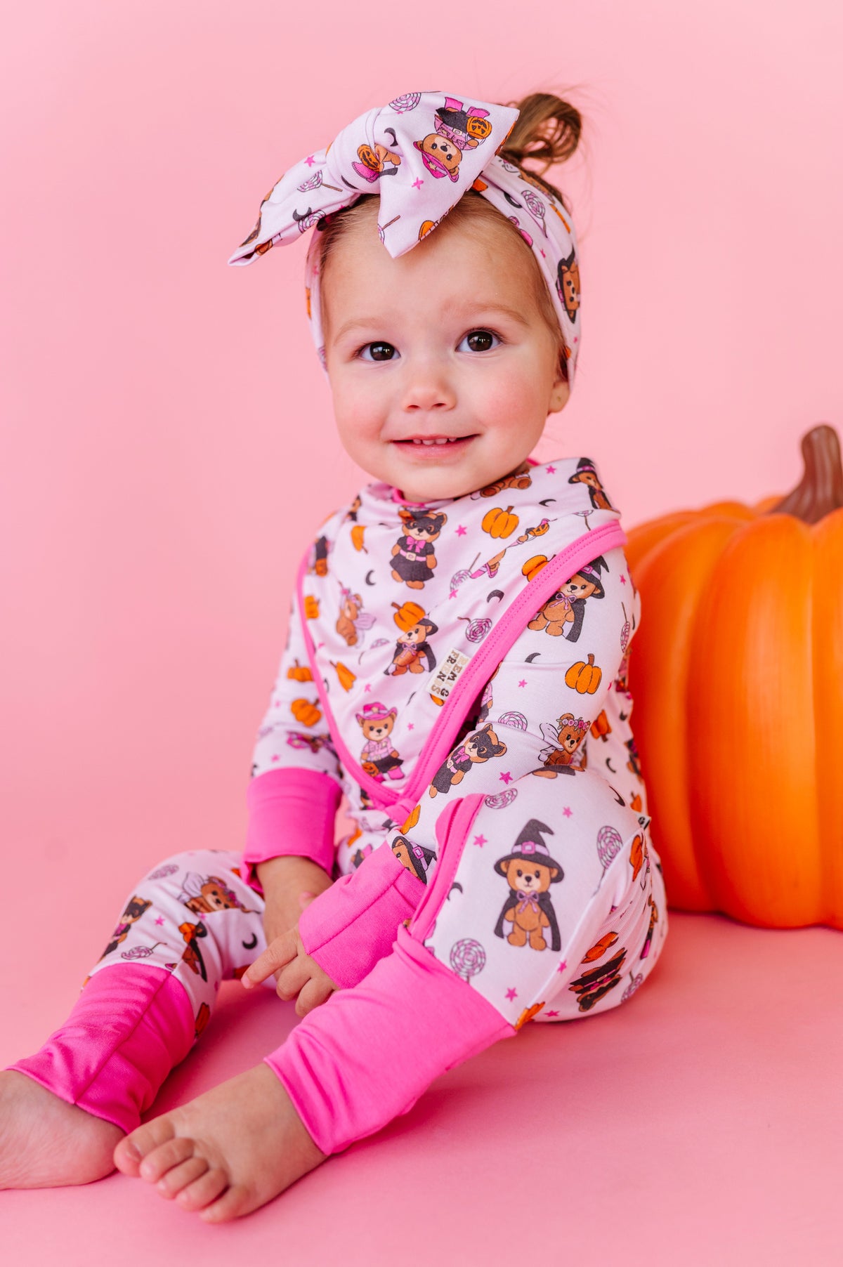 Hocus Pocus Honey Bear Top Knot Bow