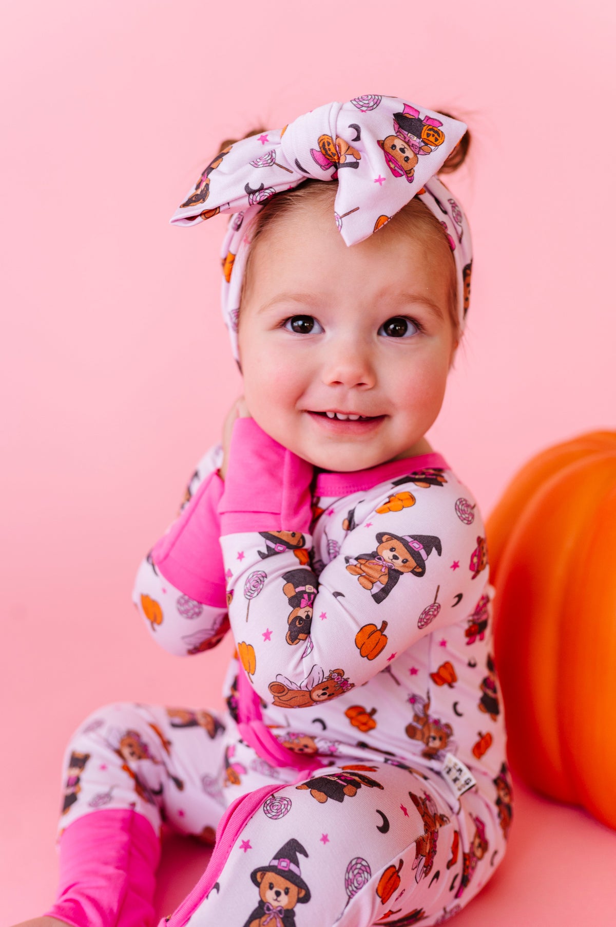 Hocus Pocus Honey Bear Top Knot Bow