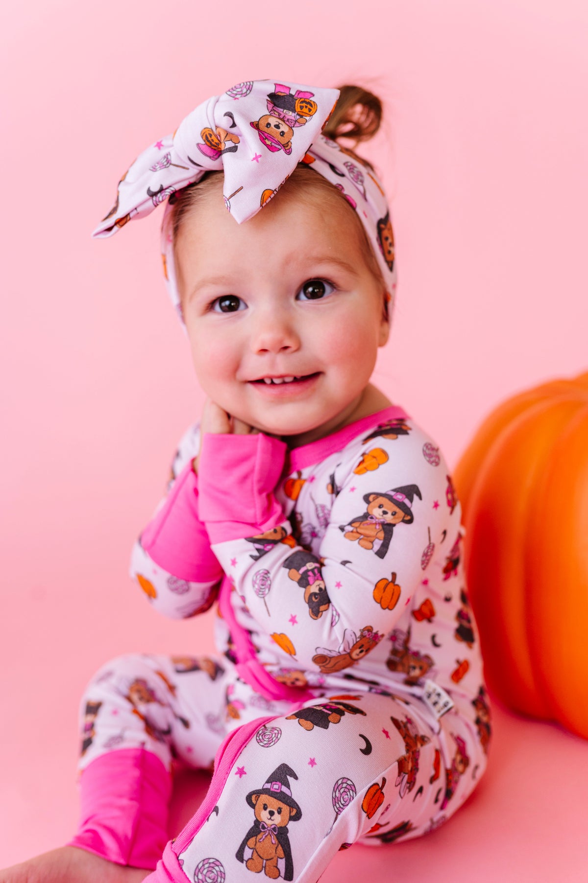 Hocus Pocus Honey Bear Top Knot Bow