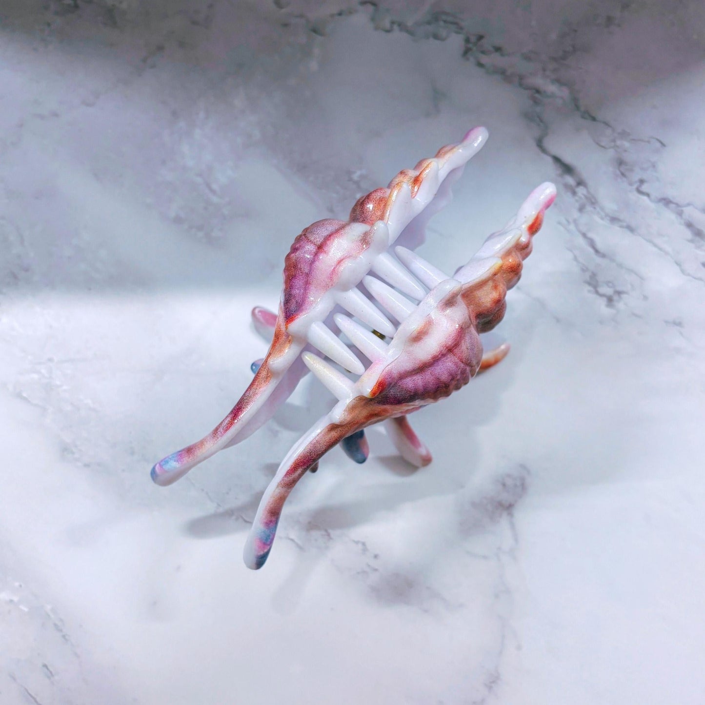 Velvet Claws Realistic Conch Shell Hair Claw in Mermaid Colors